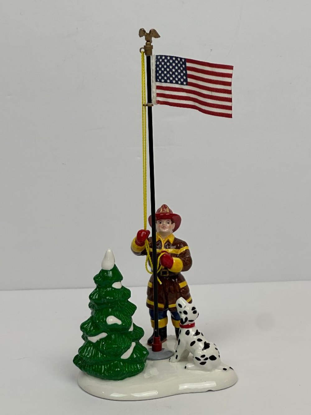 🎄✨ Vintage 2001 Department 56 Snow Village “Raising the Flag” Figurine #55154 ✨